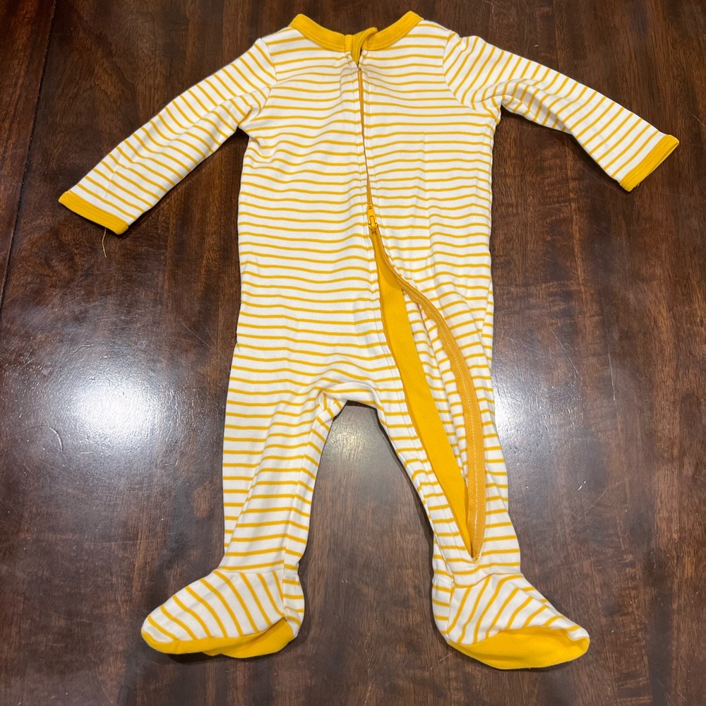 Carter’s Down Zip Sleep & Play (6-9M)